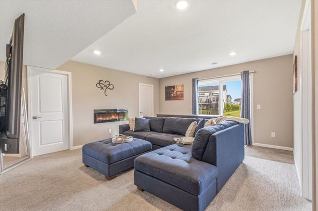 2113 Itasca Circle, Lino Lakes, MN 55038
