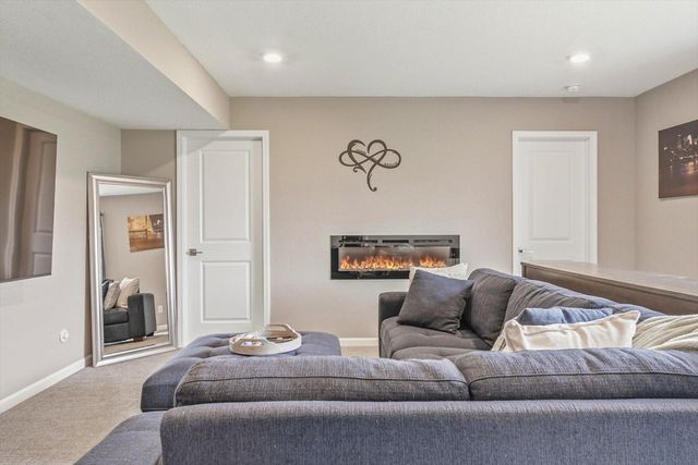 2113 Itasca Circle, Lino Lakes, MN 55038