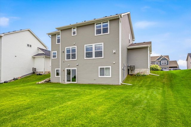 2113 Itasca Circle, Lino Lakes, MN 55038
