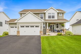 2113 Itasca Circle, Lino Lakes, MN 55038