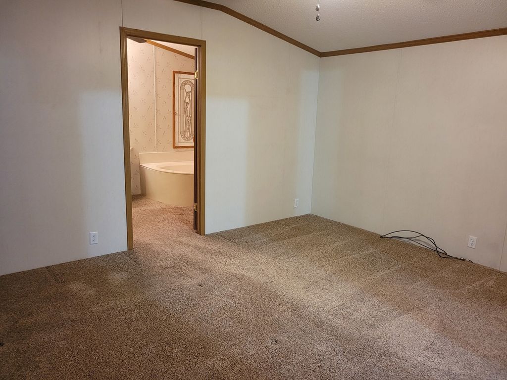 Image 17 of property listing at 2916 S 13th Street, Mt Vernon, IL 62864