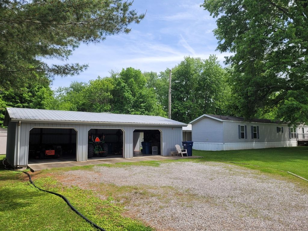 Image 33 of property listing at 2916 S 13th Street, Mt Vernon, IL 62864
