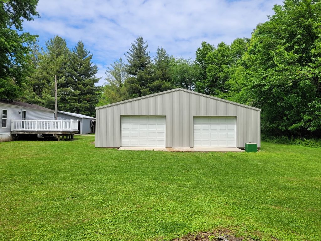 Image 5 of property listing at 2916 S 13th Street, Mt Vernon, IL 62864