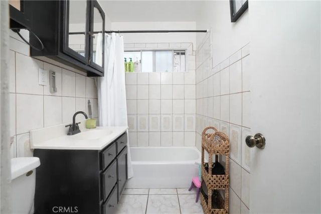 13215 Jarvis, Los Angeles, CA 90061