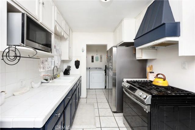 13215 Jarvis, Los Angeles, CA 90061
