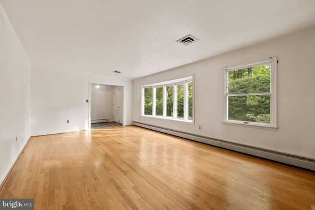10838 HENDERSON RD, Fairfax Station, VA 22039