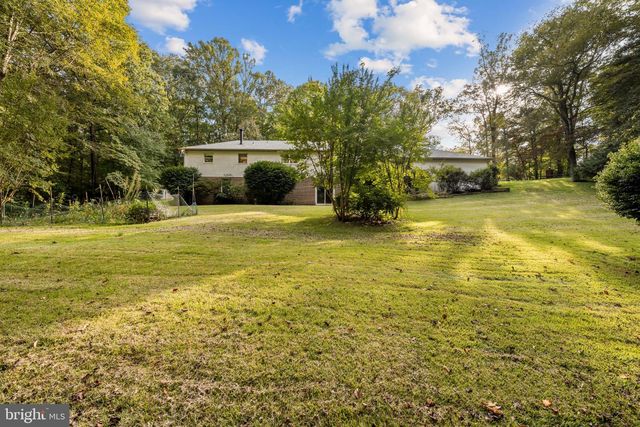 10838 HENDERSON RD, Fairfax Station, VA 22039