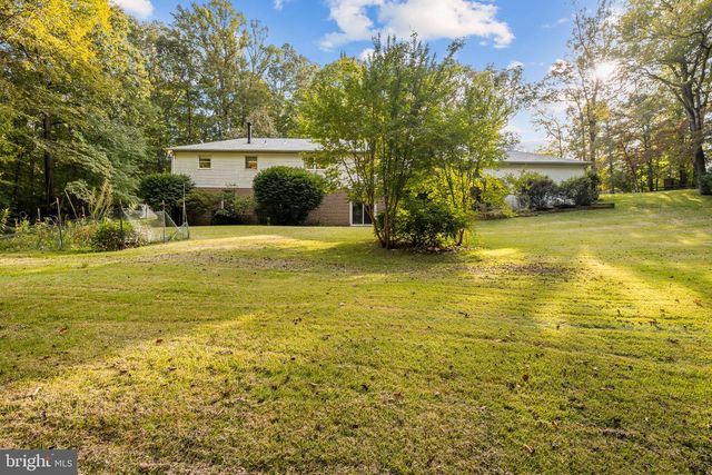 10838 HENDERSON RD, Fairfax Station, VA 22039