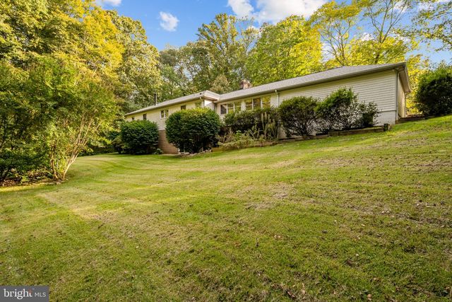 10838 HENDERSON RD, Fairfax Station, VA 22039