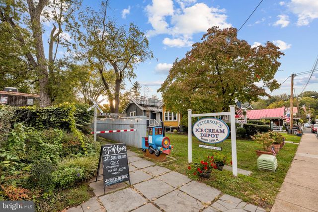 10838 HENDERSON RD, Fairfax Station, VA 22039