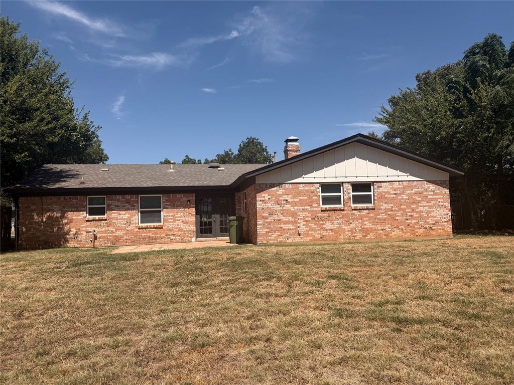 725 Willow Street, Hurst, TX 76053 — photo 3