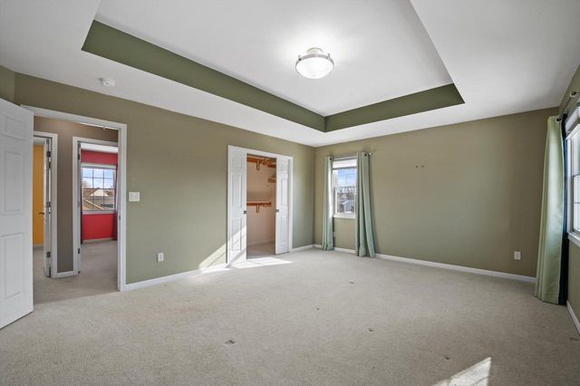 227 Shore CIRCLE, Oconomowoc, WI 53066