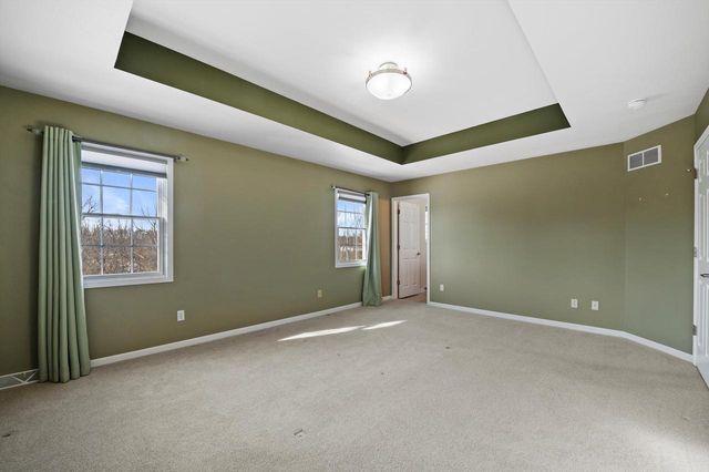 227 Shore CIRCLE, Oconomowoc, WI 53066