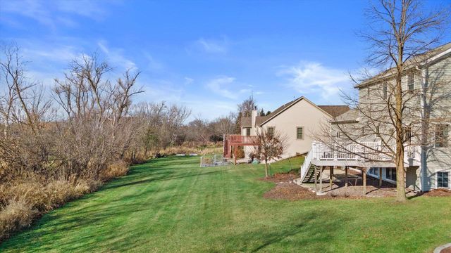 227 Shore CIRCLE, Oconomowoc, WI 53066