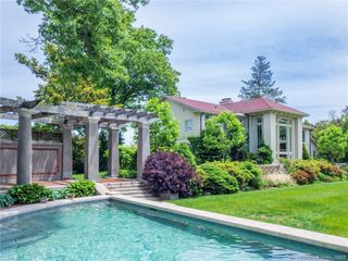 10 Bluewater Hill South, Westport, CT 06880