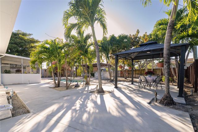 19600 Gulfstream Rd, Cutler Bay, FL 33157