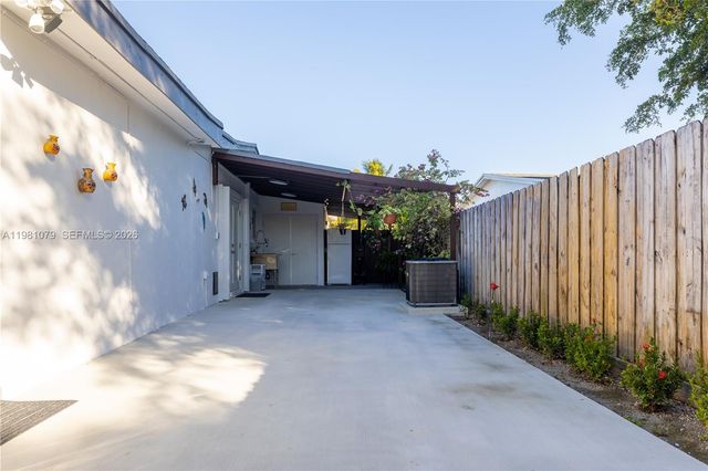 19600 Gulfstream Rd, Cutler Bay, FL 33157