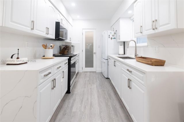 19600 Gulfstream Rd, Cutler Bay, FL 33157