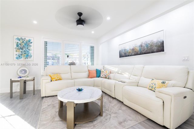 19600 Gulfstream Rd, Cutler Bay, FL 33157