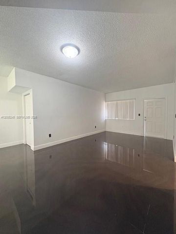 8019 Lake Dr 103, Doral, FL 33166