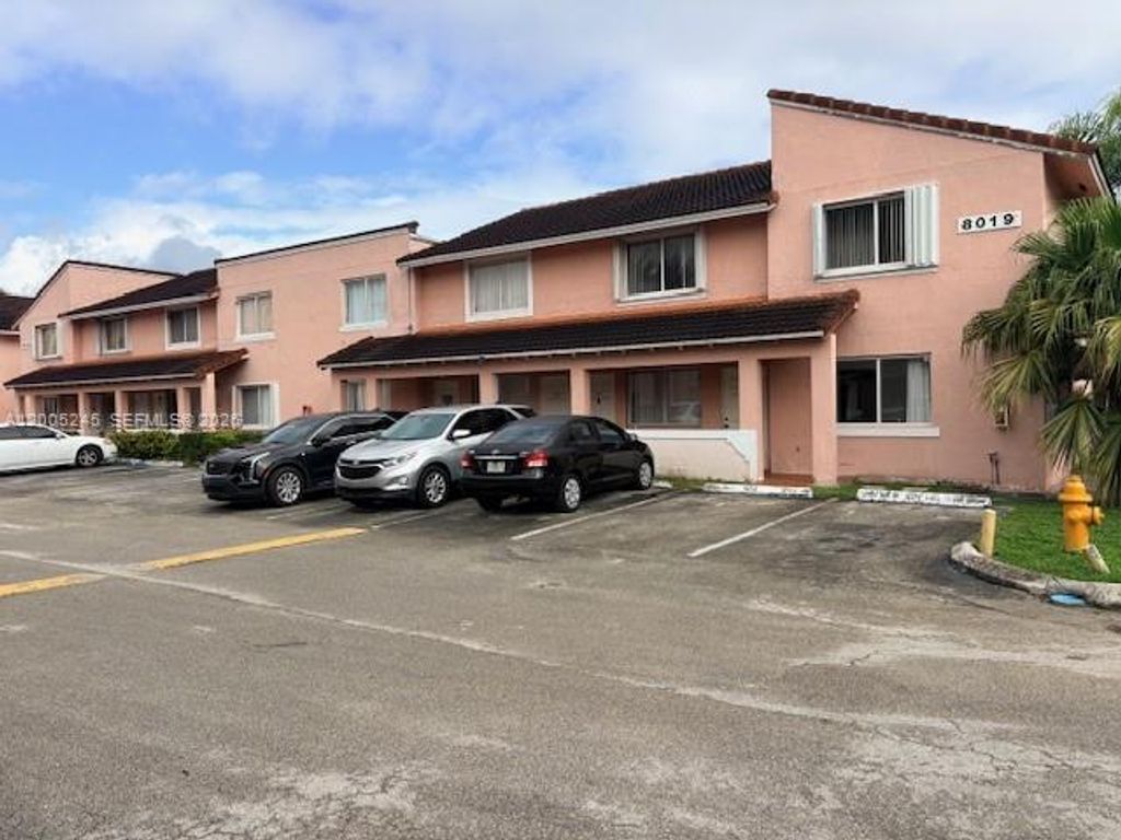 8019 Lake Dr 103, Doral, FL 33166