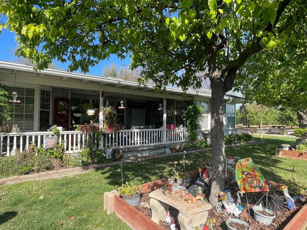 Image 1 of property listing at 6742 Road 8 1/2, Firebaugh, CA 93622