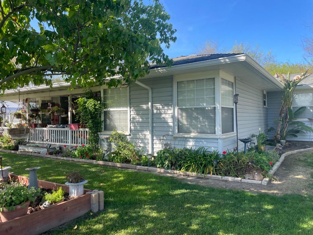 Image 3 of property listing at 6742 Road 8 1/2, Firebaugh, CA 93622
