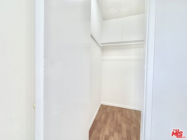 14157 Calvert Street, Van Nuys (los Angeles), CA 91401