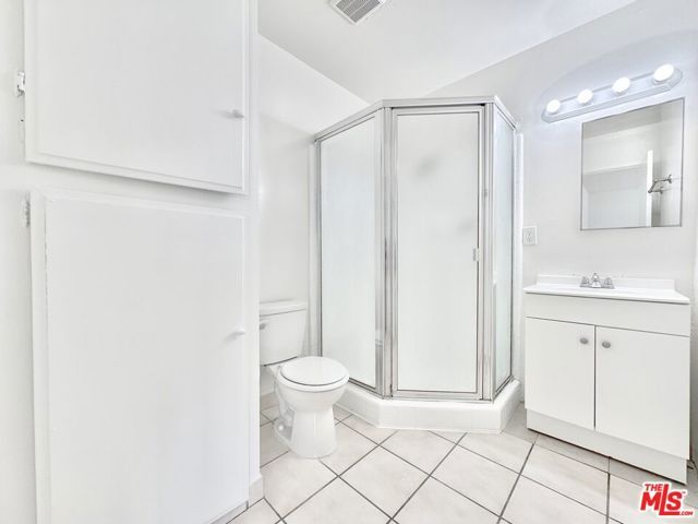 14157 Calvert Street, Van Nuys (los Angeles), CA 91401