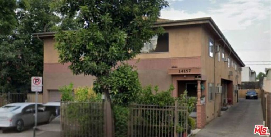 14157 Calvert Street, Van Nuys (los Angeles), CA 91401