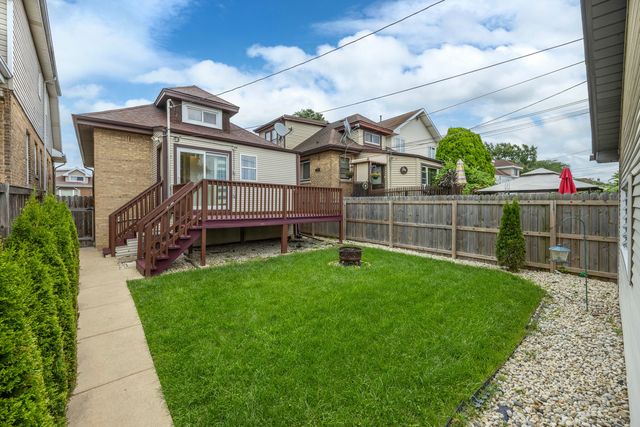 7845 W CRESSETT Drive, Elmwood Park, IL 60707