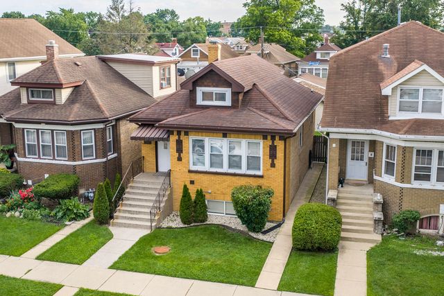 7845 W CRESSETT Drive, Elmwood Park, IL 60707