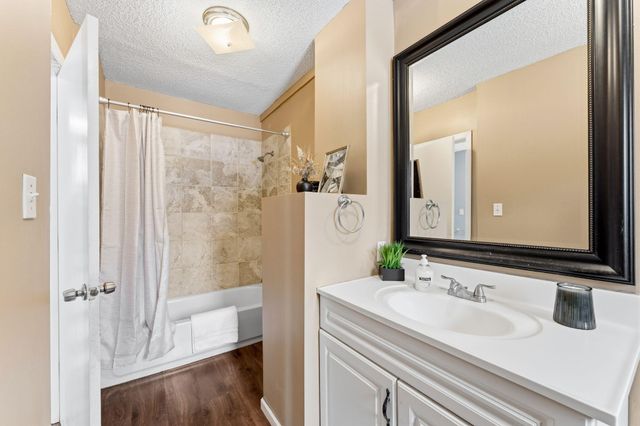 4928 4th Street NE, Columbia Heights, MN 55421