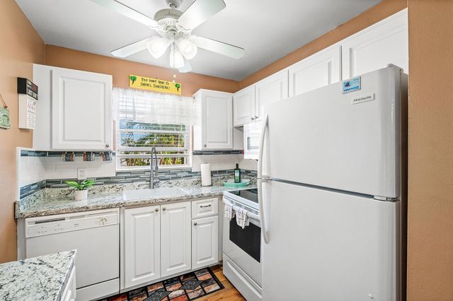 329 Markham O, Deerfield Beach, FL 33442