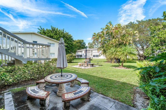 329 Markham O, Deerfield Beach, FL 33442