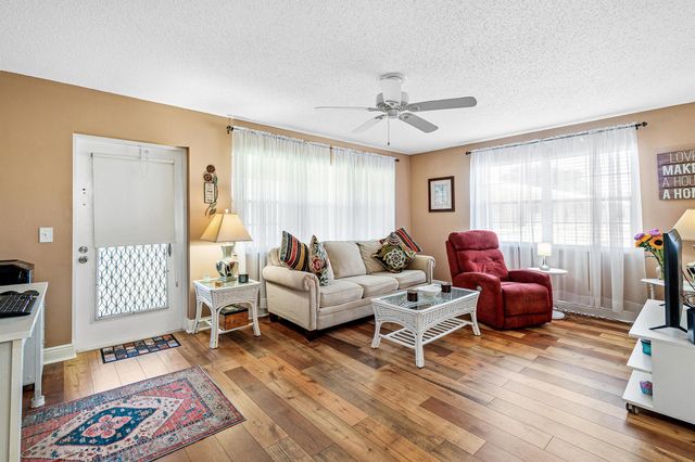 329 Markham O, Deerfield Beach, FL 33442