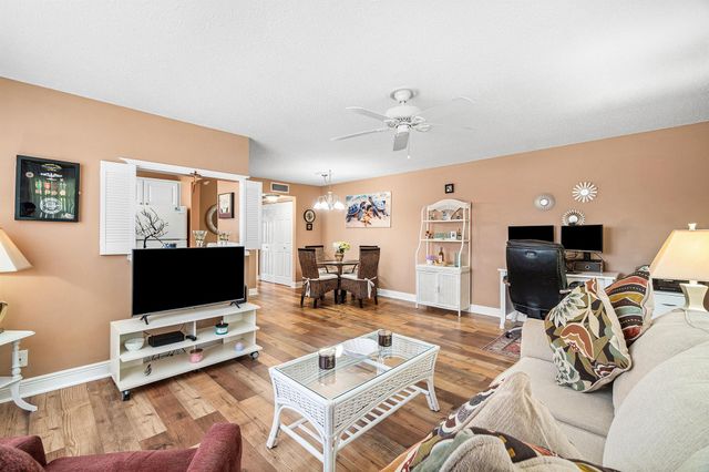 329 Markham O, Deerfield Beach, FL 33442