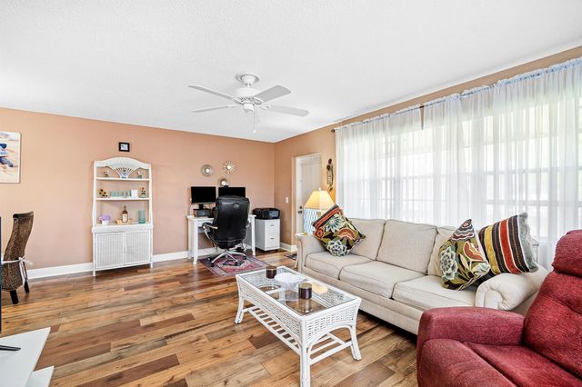 329 Markham O, Deerfield Beach, FL 33442