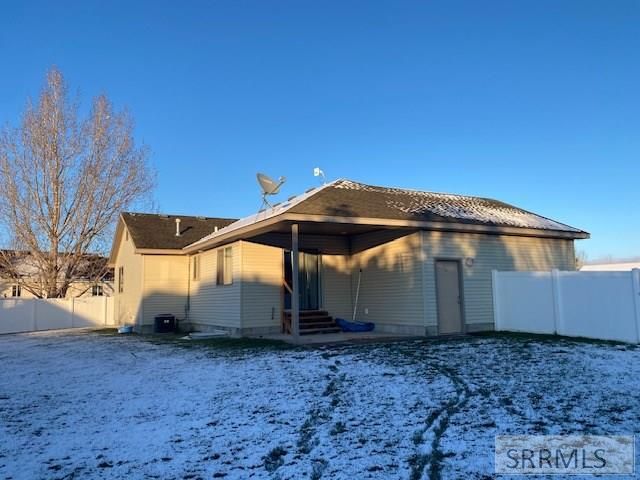 5 N Oak Circle, Rigby, ID 83442