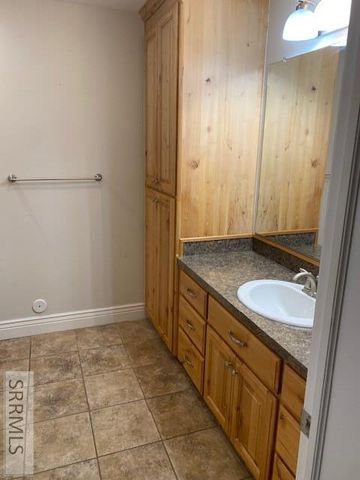 5 N Oak Circle, Rigby, ID 83442