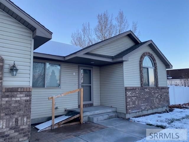 5 N Oak Circle, Rigby, ID 83442
