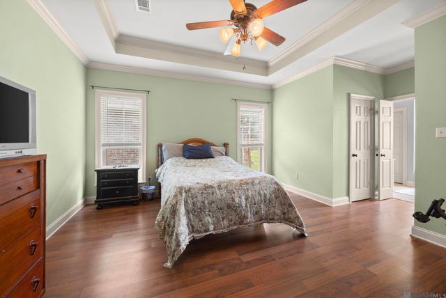 14176 Twelve Oaks Dr, Walker, LA 70785