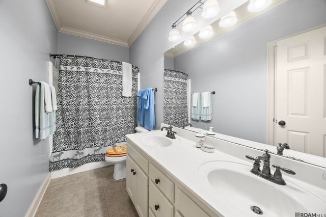 14176 Twelve Oaks Dr, Walker, LA 70785
