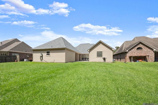 14176 Twelve Oaks Dr, Walker, LA 70785