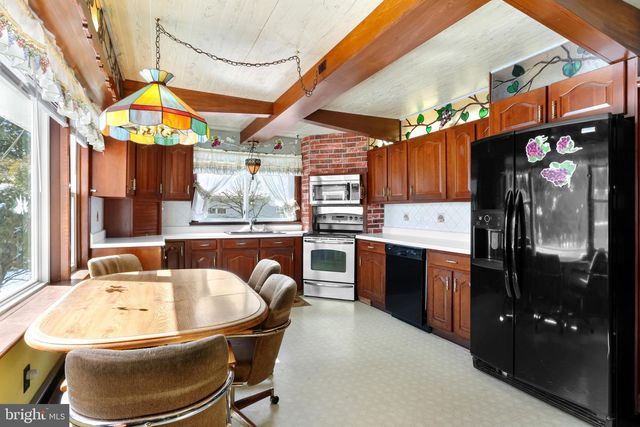 2115 W MAIN ST, Stroudsburg, PA 18360