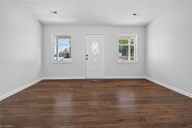 3109 Iris Place, Greensboro, NC 27405