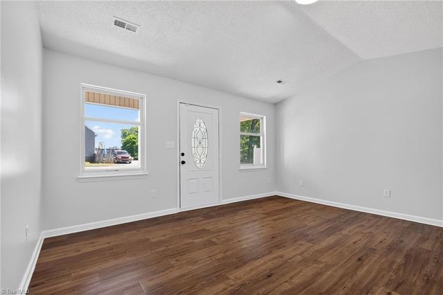 3109 Iris Place, Greensboro, NC 27405