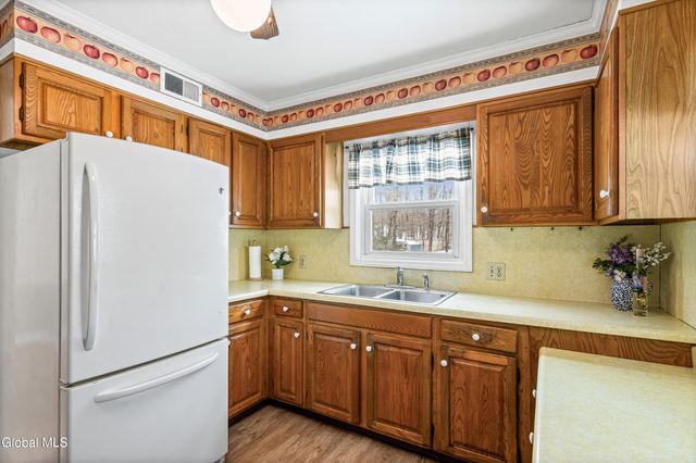 5 Glenbrook Road, Glenville, NY 12302