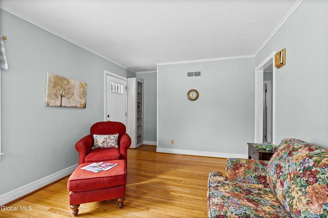 5 Glenbrook Road, Glenville, NY 12302