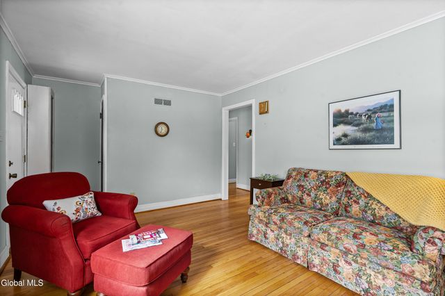 5 Glenbrook Road, Glenville, NY 12302